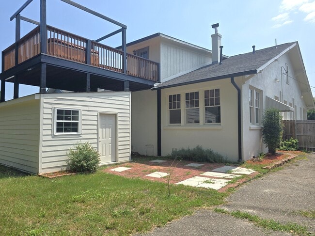 Building Photo - 1429 Stovall St