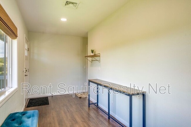 Building Photo - 52 Alahele Pl