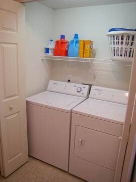 Building Photo - 2626 E Oaklawn Ct
