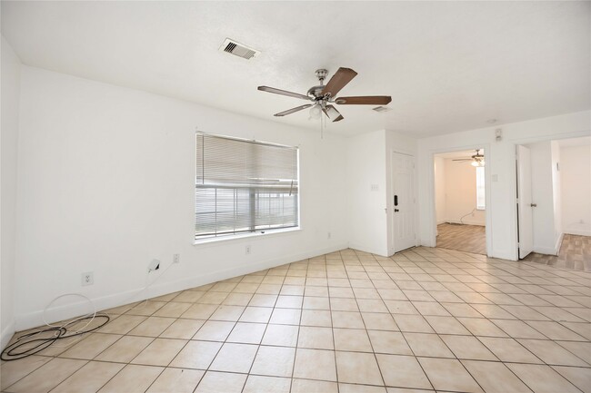 Building Photo - 5315 Cherie Crest Ct