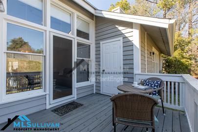 Building Photo - 106 Elmwood Cir