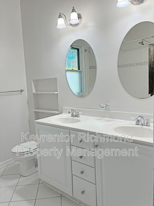 Building Photo - 2020 Floyd Ave