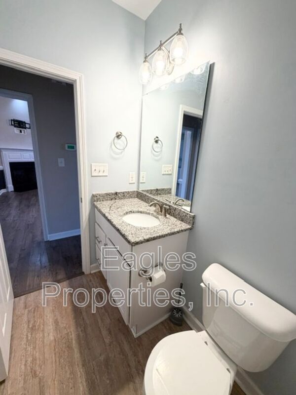Building Photo - 328 N Landing Dr