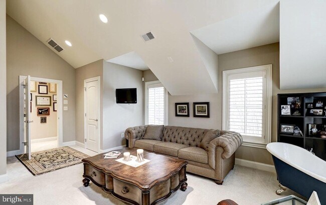 Building Photo - 7841 Montvale Way