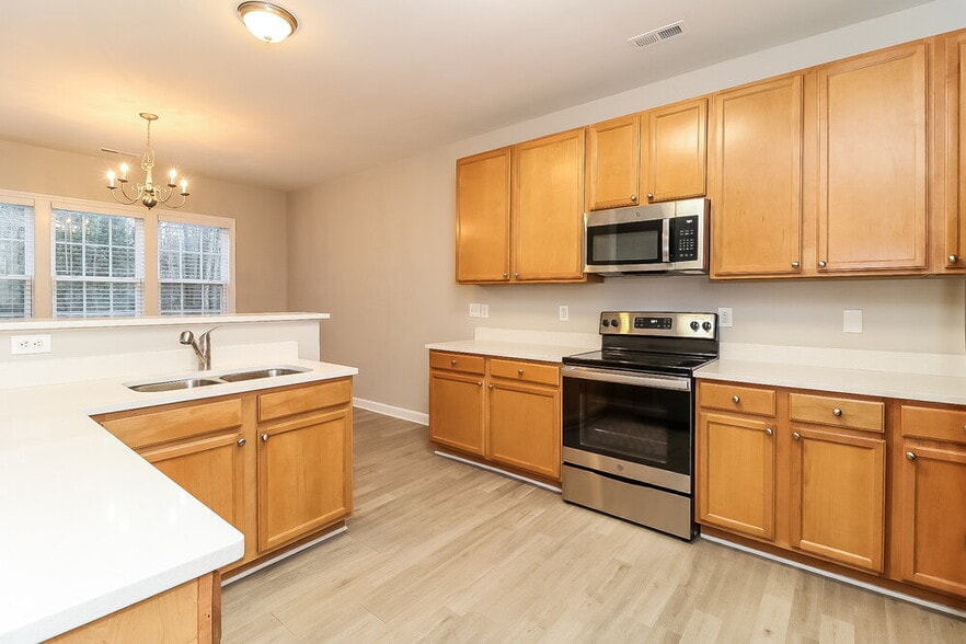 Building Photo - 3213 Rendezvous Dr