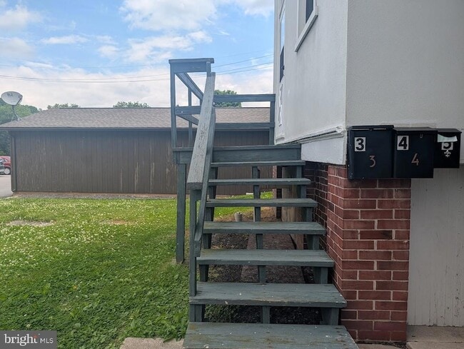 Building Photo - 233 E Pitt St
