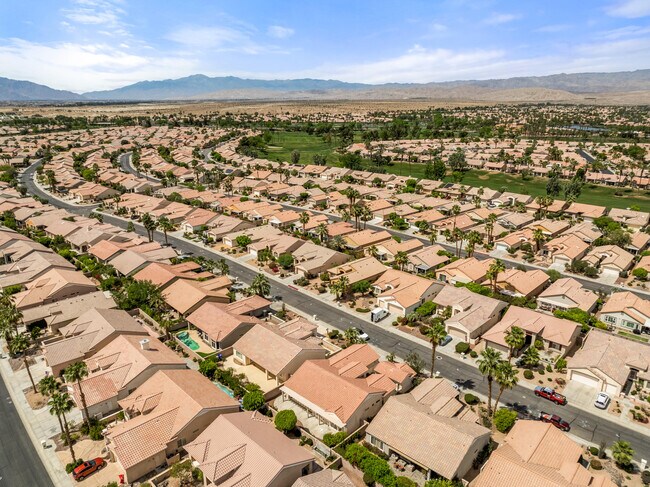 Building Photo - 78745 Platinum Dr