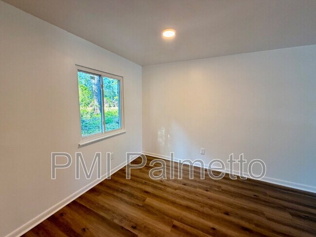 Building Photo - 1232 Grove Park Ln