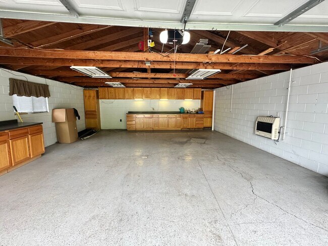 Building Photo - 1416 Hagen Rd