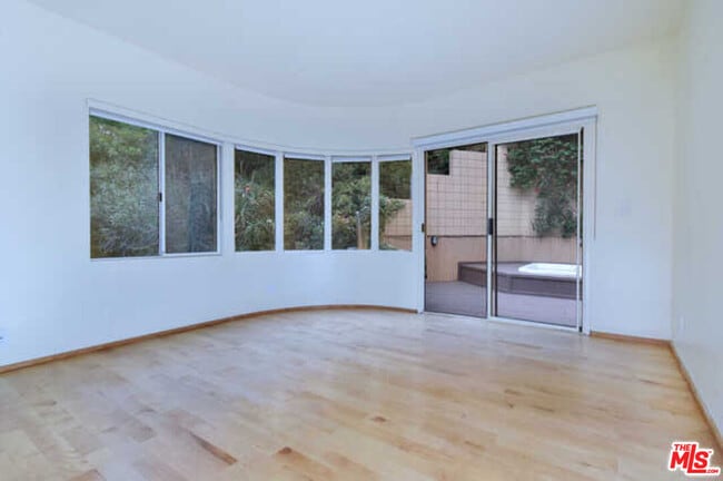 Building Photo - 10045 Reevesbury Dr