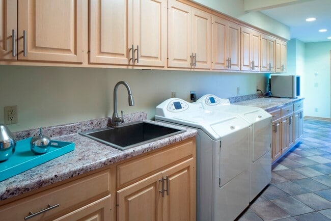 Building Photo - Resort Home