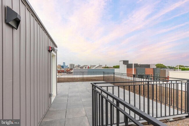 Building Photo - 1533 Ridge Ave