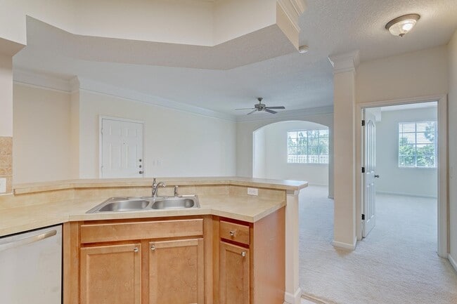 Building Photo - 9303 Myrtlewood Cir W