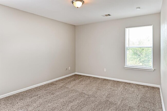 Building Photo - 8134 Old Maple Ln