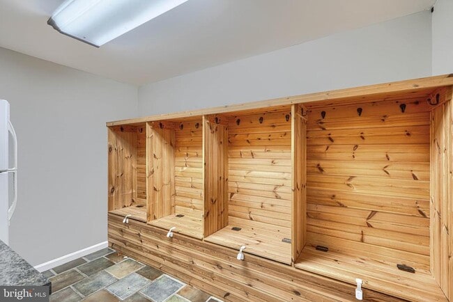 Building Photo - 8301 Whitebark Ct