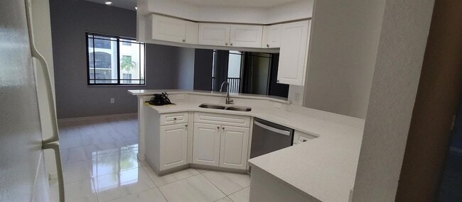 Building Photo - 3019 Alcazar Pl