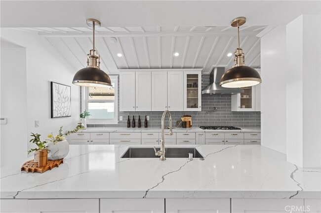 Building Photo - 12947 La Maida St