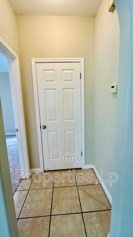 Building Photo - 6362 Parkland Oaks Dr