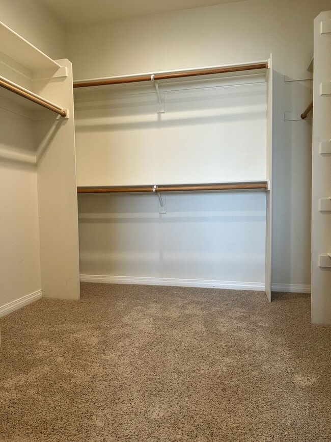 Building Photo - Please Contact Vaughn Realty to set up an ...