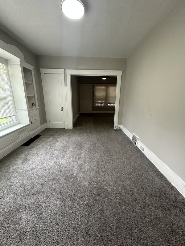 Building Photo - 3525 E 133rd St