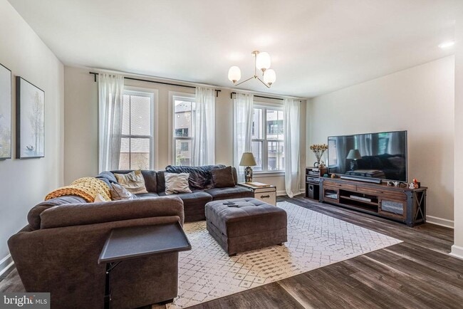 Building Photo - 2335 Water Promenade Ave