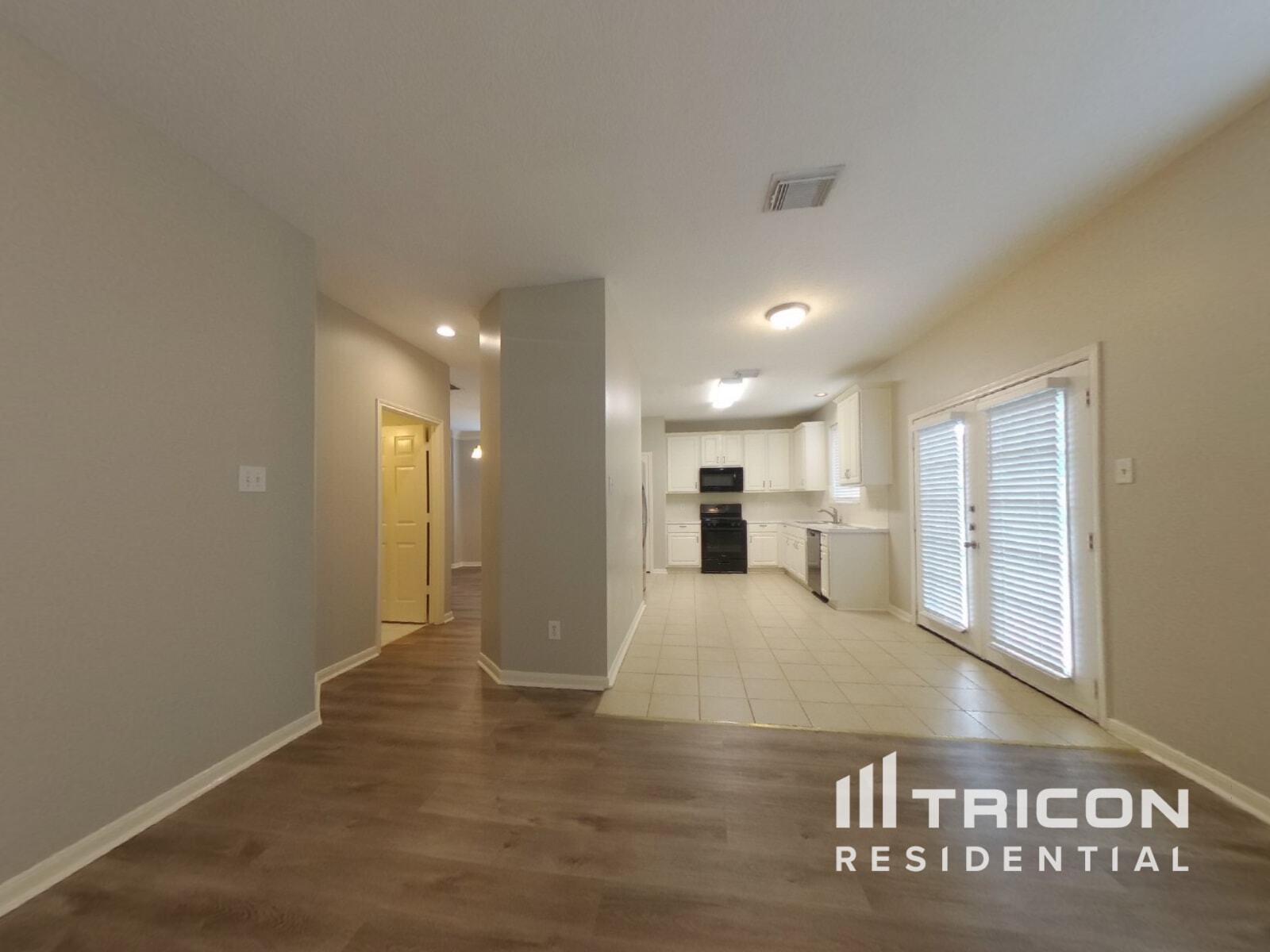 Building Photo - 9003 Cypress Square Dr