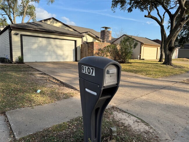 Building Photo - 9107 Ketchwood Dr