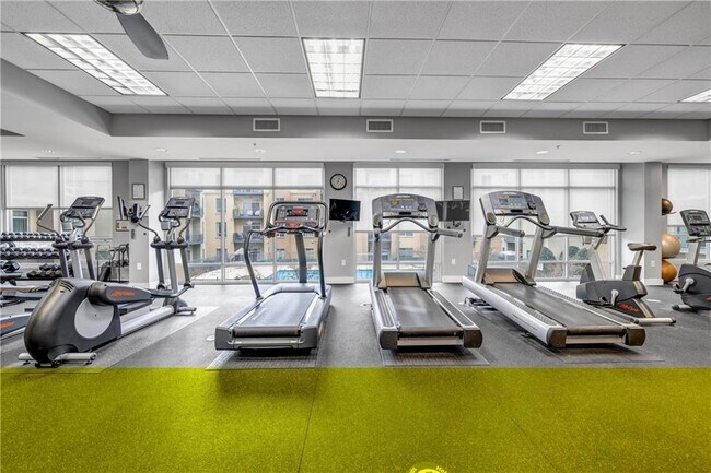 Building Photo - 711 Cosmopolitan Dr NE