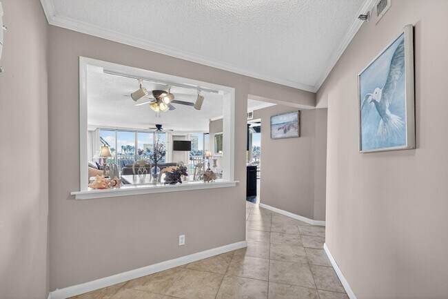 Building Photo - 9650 S Ocean Dr