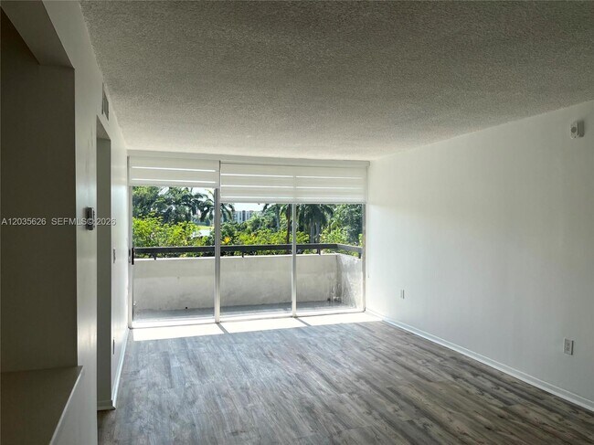 Building Photo - 802 NW 87th Ave