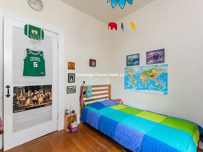 Building Photo - 111 Belmont St