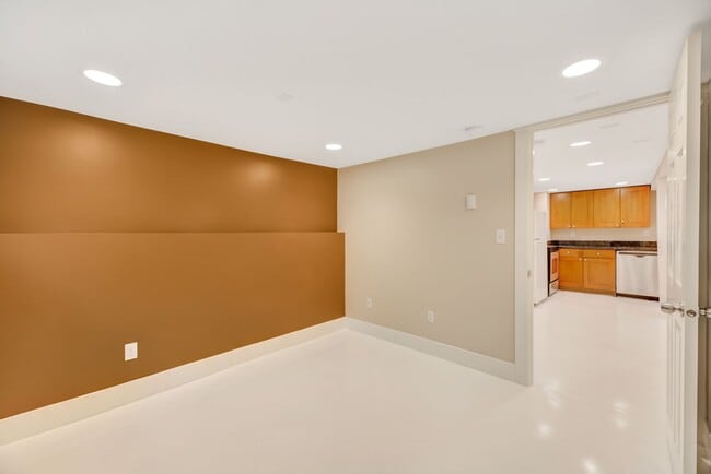 Building Photo - 4709 Stone Way N