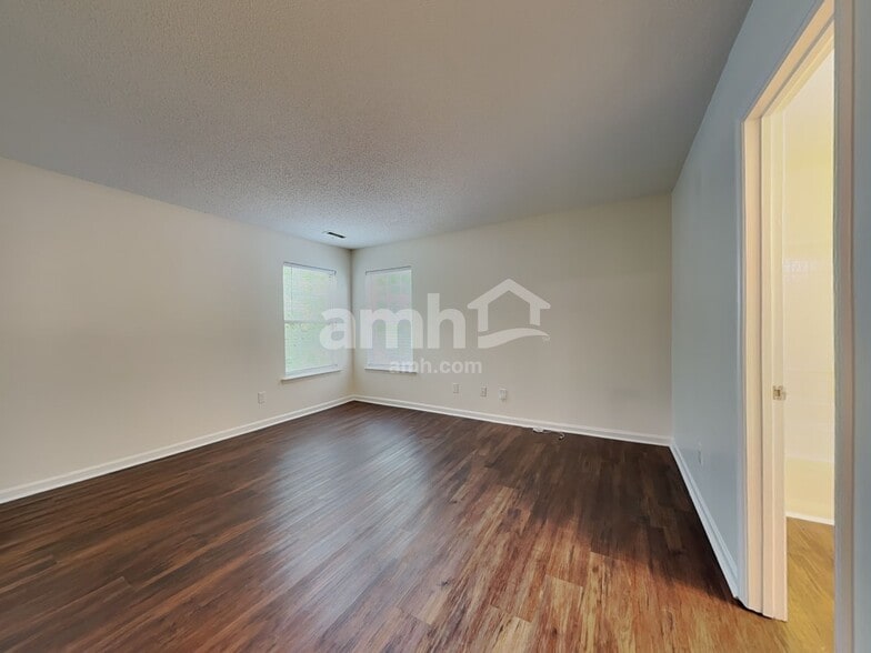 Building Photo - 4705 Silverdene St