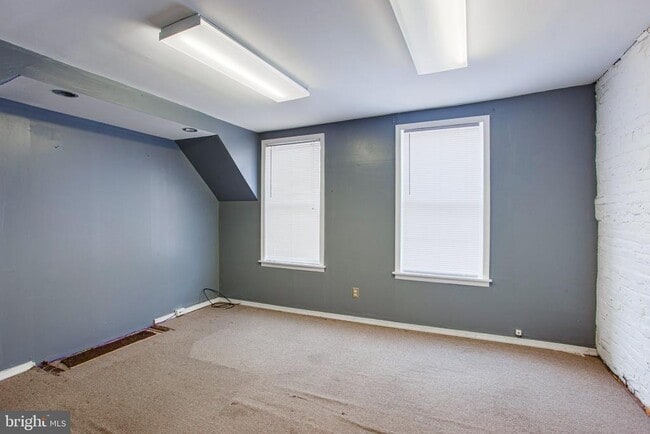 Building Photo - 733 N 24th St