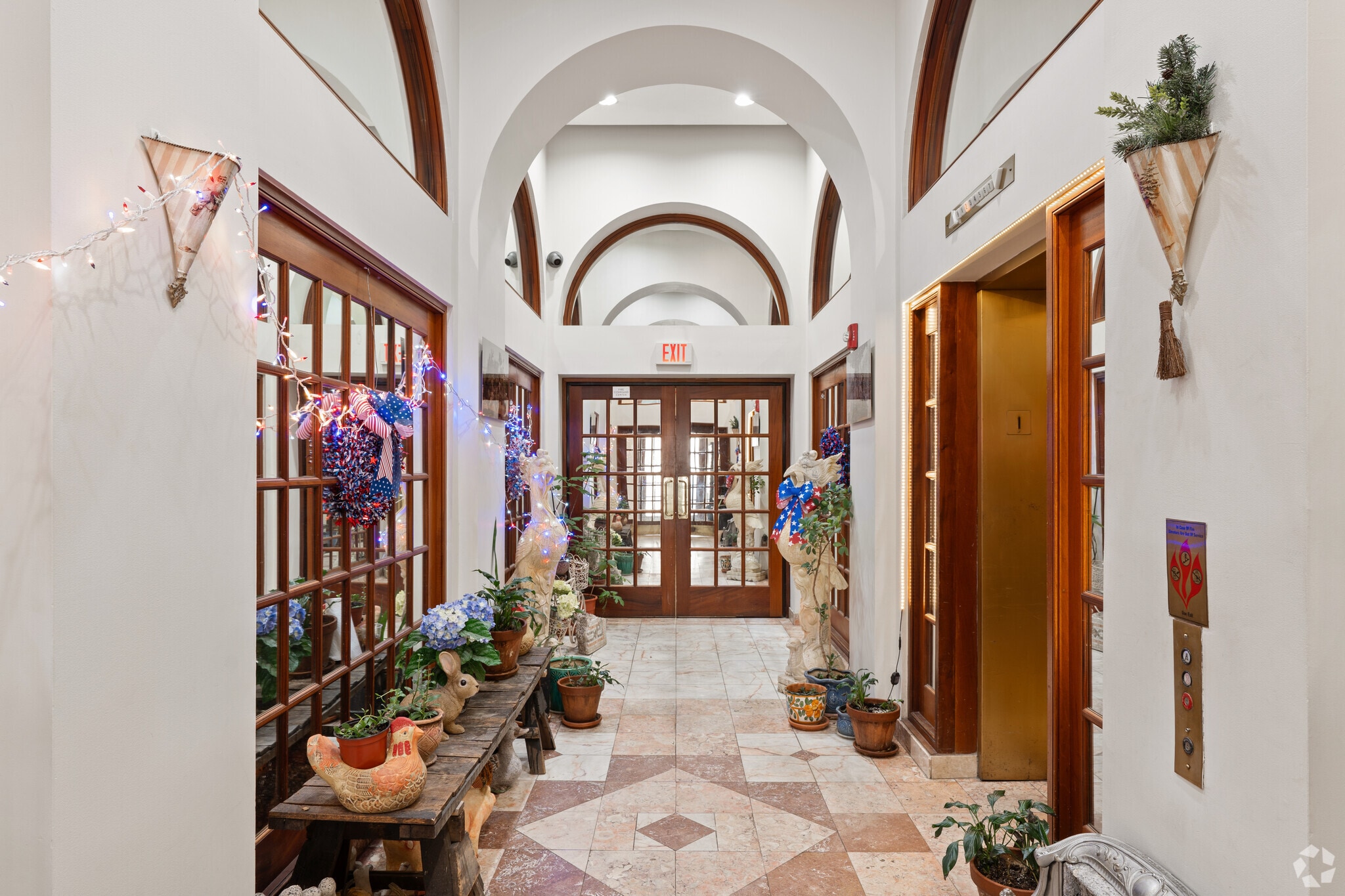 Lobby Photo - 1334 Walnut St