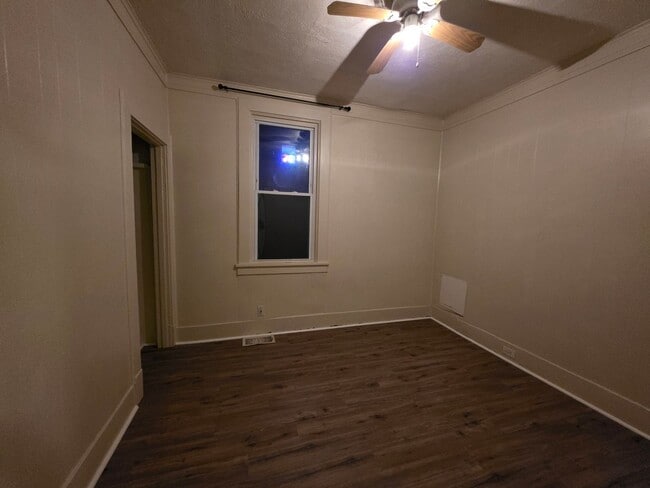 Building Photo - Updated 2 bedroom 1 bath house!