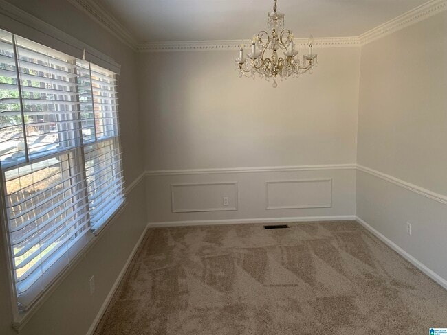 Building Photo - 1624 Lakewood Dr