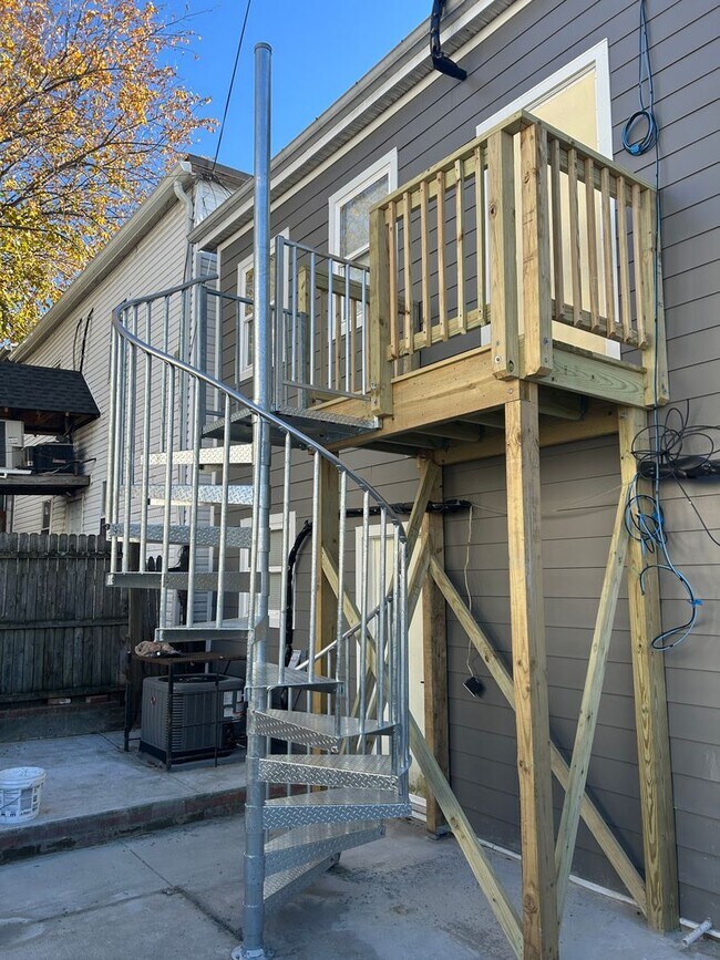 Building Photo - 25% Off Dec Rent for 12/15/25 Lease up BAND NEW 2 + 1 /// low utilities