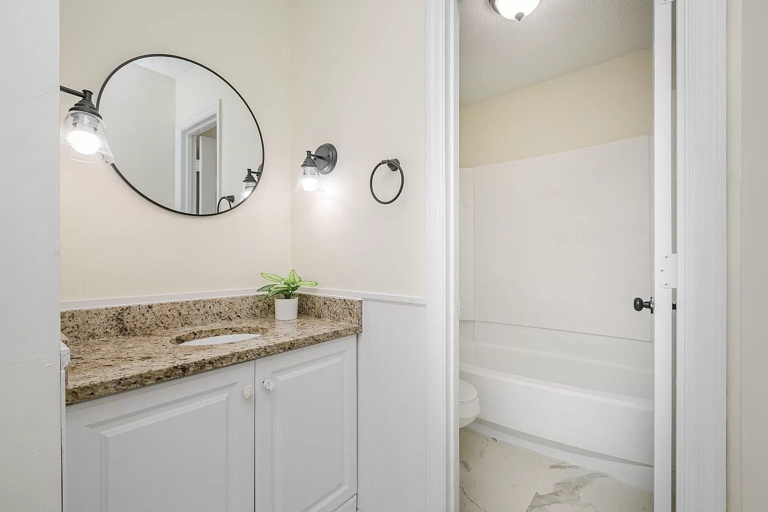 Building Photo - 2926 Arrowhead Dr