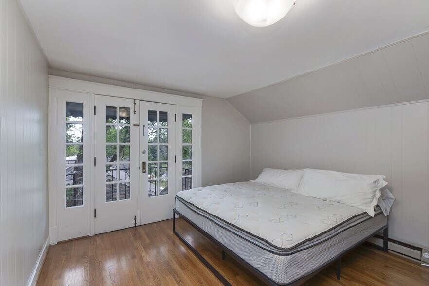 Building Photo - 3008 Blakemore Ave