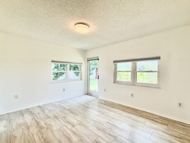 Building Photo - 4149 Prudence Dr
