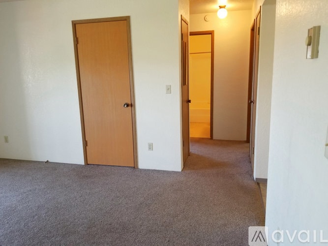 Building Photo - 1330 Linda Ln