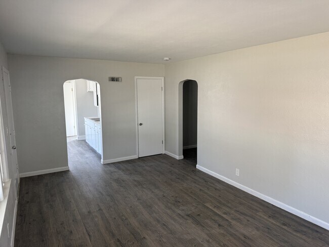 Building Photo - 2704 W Garden St