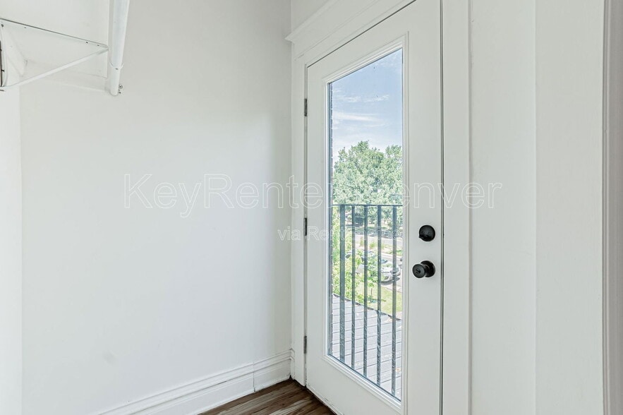 Building Photo - 229 S Logan St