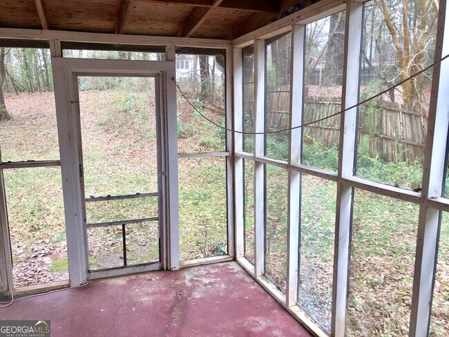 Building Photo - 6650 Westfield Dr