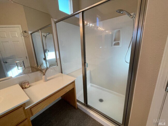 Building Photo - 206 Cedar Ridge Dr