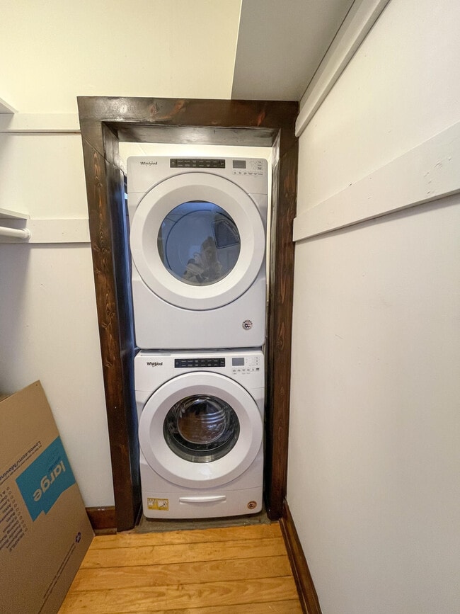 Building Photo - 21 Anderson Ave