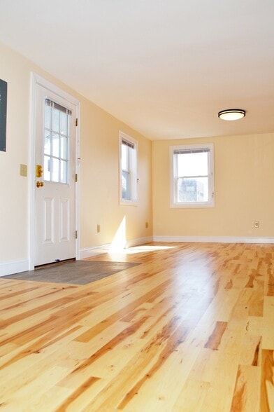 Building Photo - 158 North St