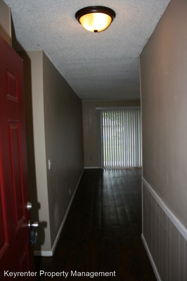 Building Photo - 3 br, 2 bath House - 9915 E 22nd Pl