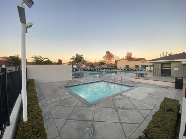 Building Photo - Luxurious 3 Bedroom Cypress Townhouse for ...